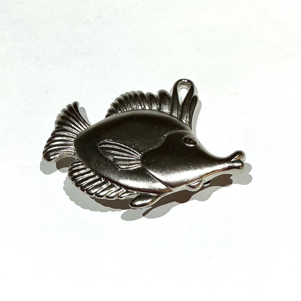 Vintage signed Sung,Silver toned Fish